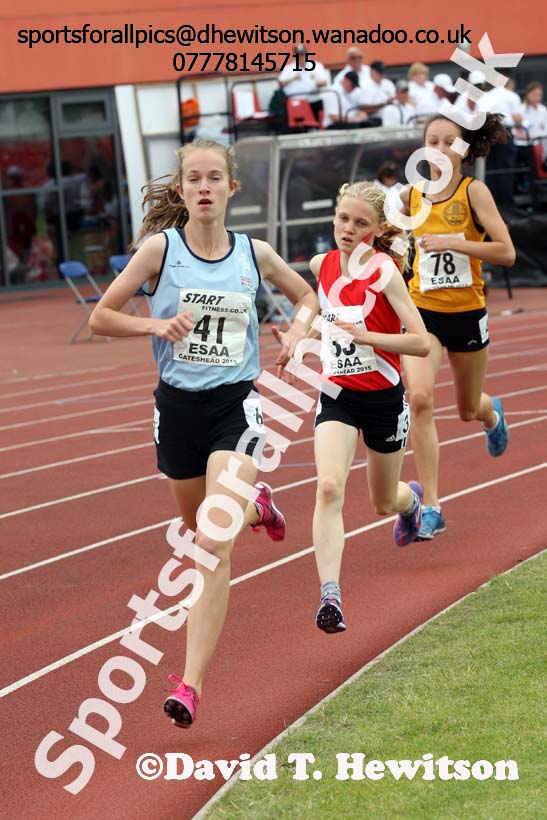 Junior girls 1500 metres, 2015 English Schools Track and Field Champs., Gateshead Stadium. Photo: David T. Hewitson/Sports for All Pics
